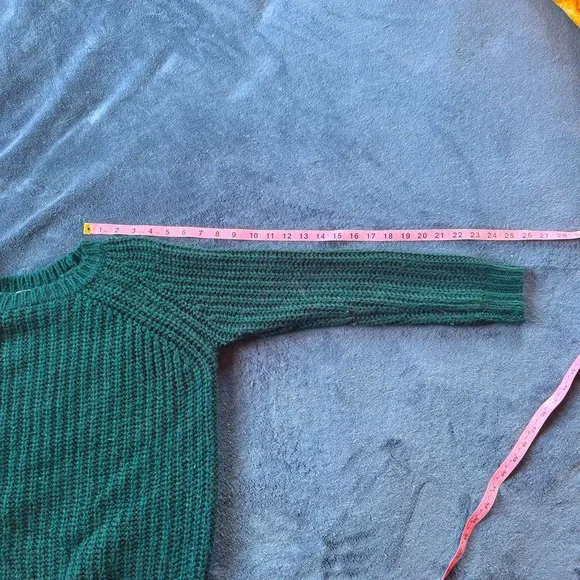 Dark teal green knit sweater size small - Picture 5 of 9